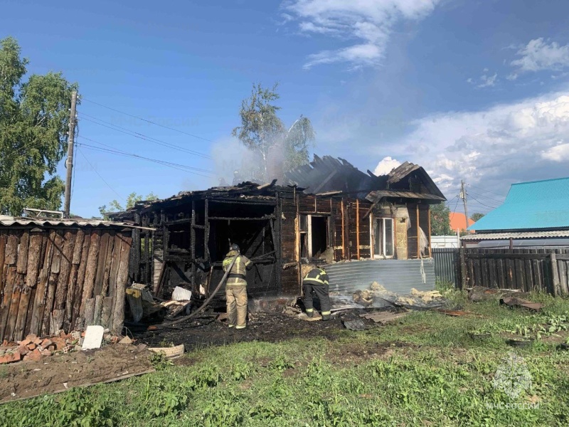 Две женщины погибли на пожаре в частном доме в городе Усолье-Сибирском в Иркутской области